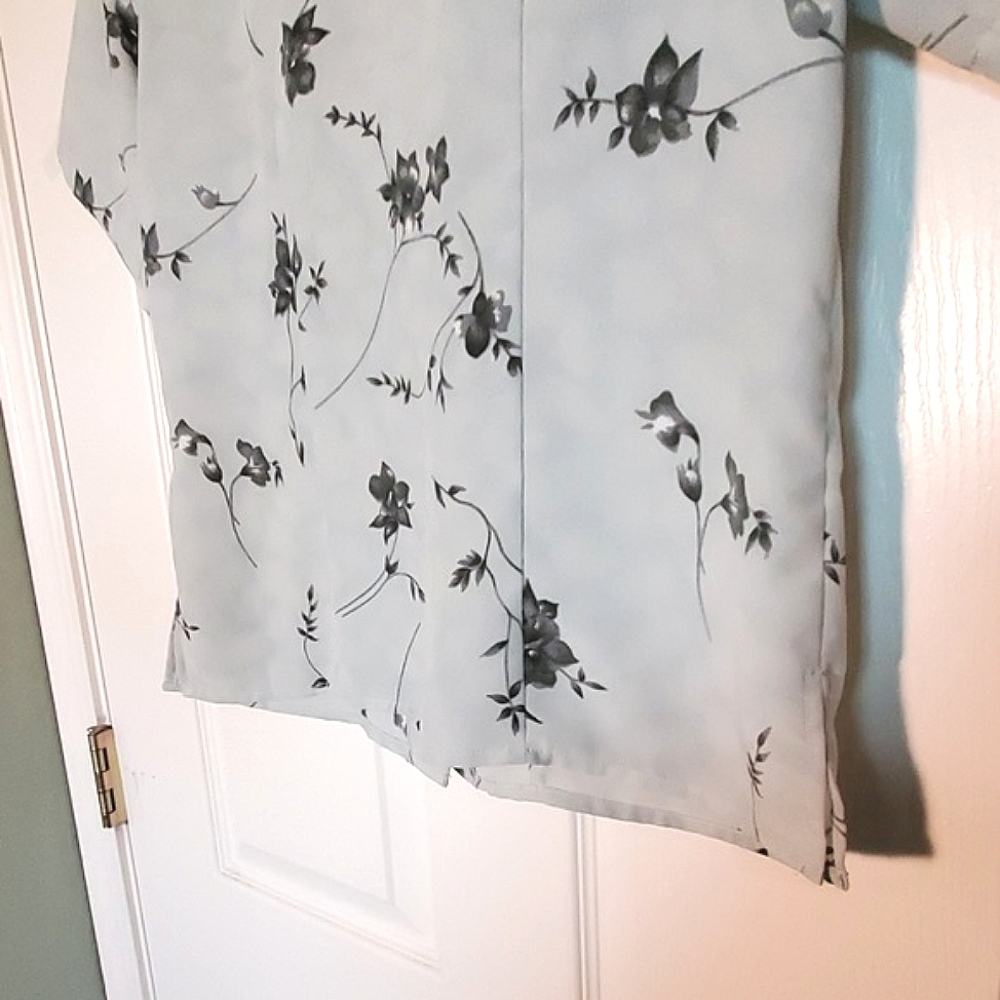 Rene Margo Green Printed Floral Top - Picture 4 of 4